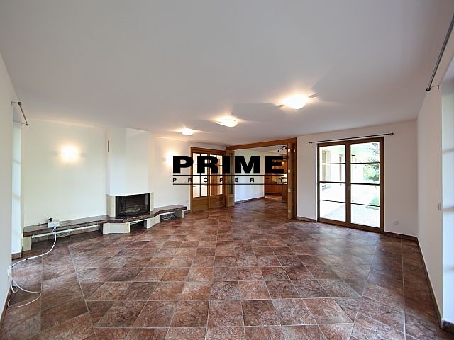 Pronájem rodinného domu 340 m², pozemek 1 197 m² - foto 3
