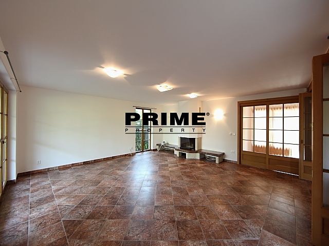 Pronájem rodinného domu 340 m², pozemek 1 197 m² - foto 2