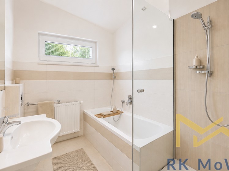 Pronájem rodinného domu 172 m², pozemek 295 m² - foto 5
