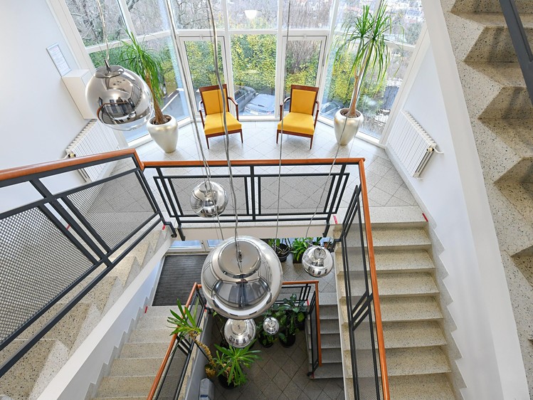 Pronájem rodinného domu 700 m², pozemek 934 m² - foto 6