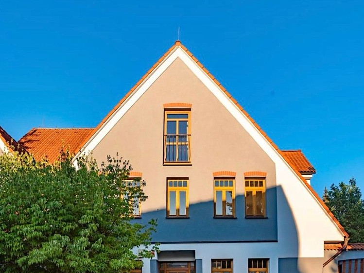 Pronájem rodinného domu 250 m², pozemek 606 m² - foto 2