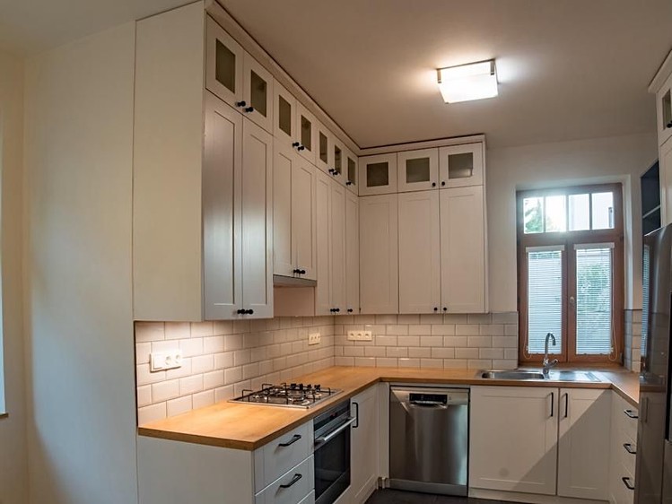 Pronájem rodinného domu 250 m², pozemek 606 m² - foto 8