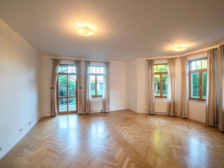Pronájem rodinného domu 250 m², pozemek 606 m² - foto 5