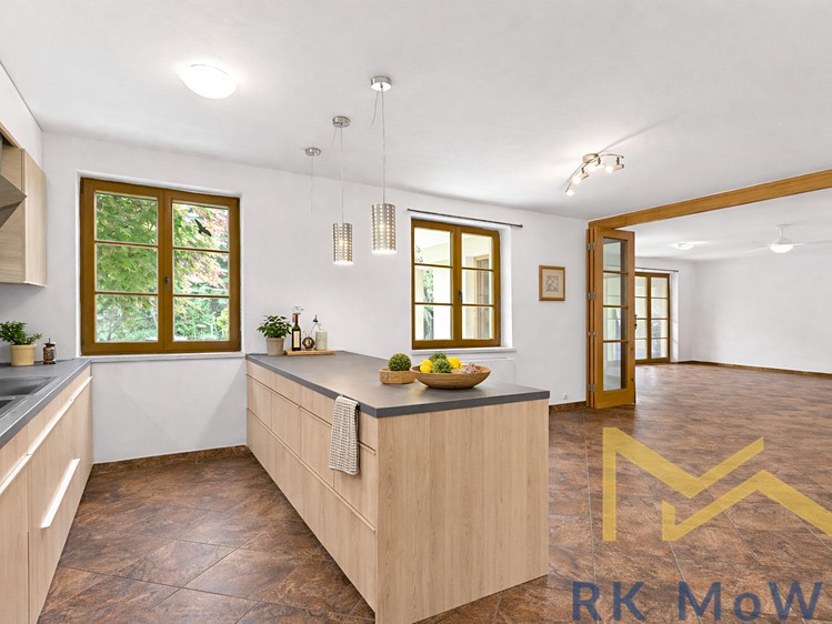 Pronájem rodinného domu 340 m², pozemek 1 200 m² - foto 1