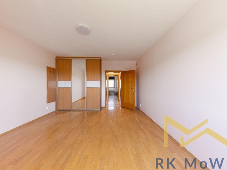 Pronájem rodinného domu 240 m², pozemek 550 m² - foto 2