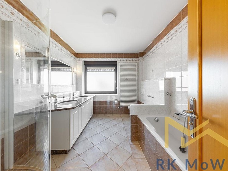 Pronájem rodinného domu 240 m², pozemek 550 m² - foto 3