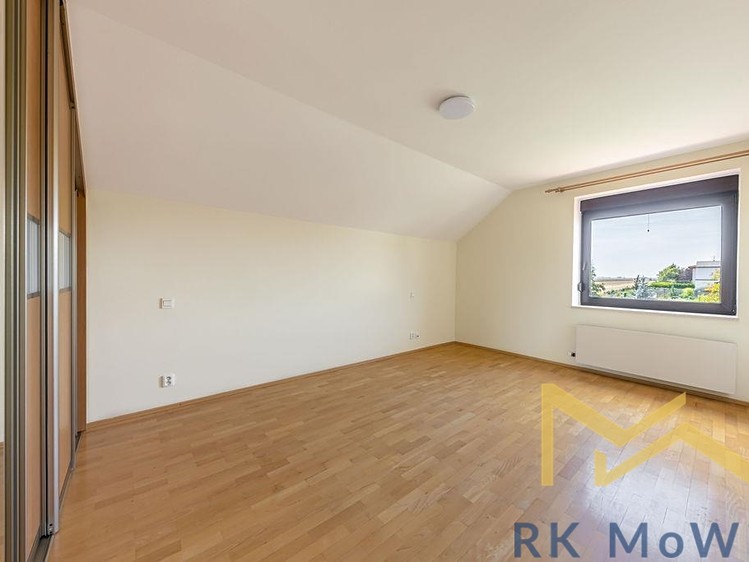 Pronájem rodinného domu 240 m², pozemek 550 m² - foto 6