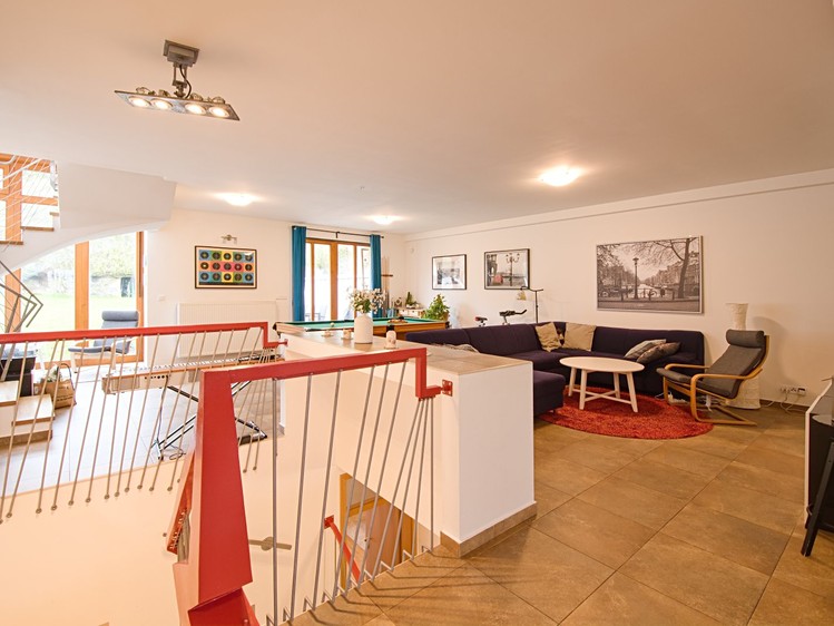 Pronájem rodinného domu 350 m², pozemek 226 m² - foto 6