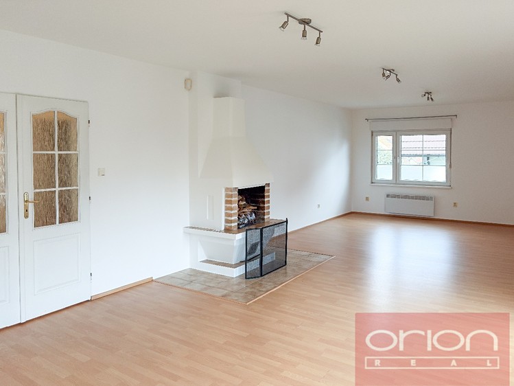 Pronájem rodinného domu 365 m², pozemek 539 m² - foto 3