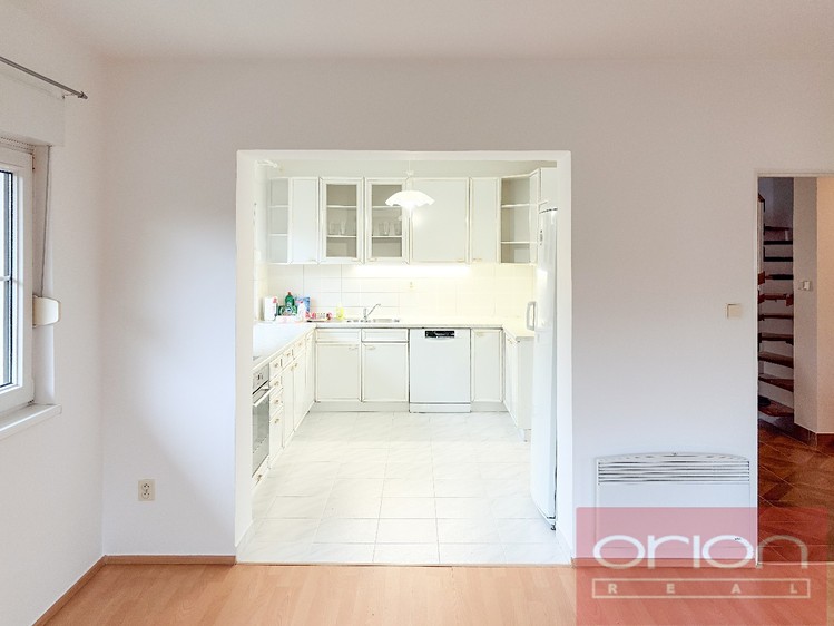 Pronájem rodinného domu 365 m², pozemek 539 m² - foto 5