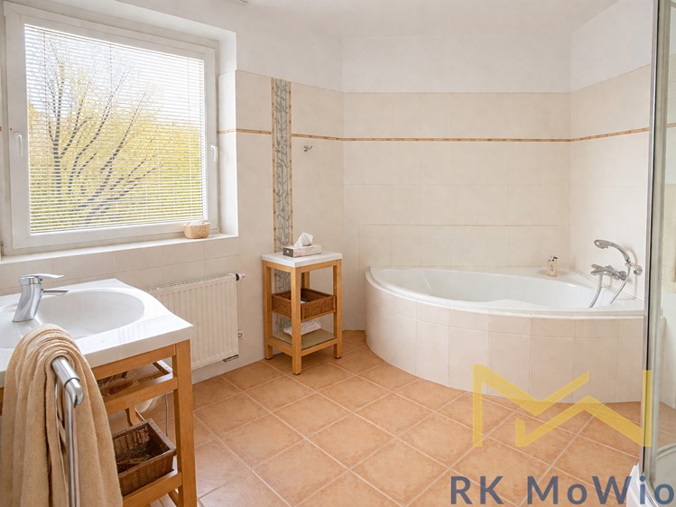 Pronájem  rodinného domu 336 m², pozemek 850 m² - foto 3