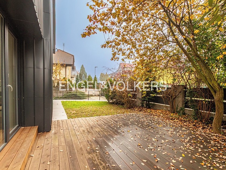 Pronájem rodinného domu 345 m², pozemek 680 m² - foto 6