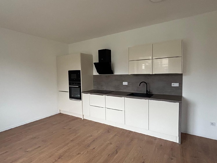Pronájem vily 200 m², pozemek 400 m² - foto 2