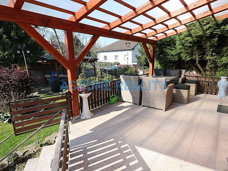 Pronájem rodinného domu 210 m², pozemek 524 m² - foto 4