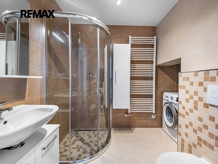 Pronájem rodinného domu 136 m², pozemek 202 m² - foto 4