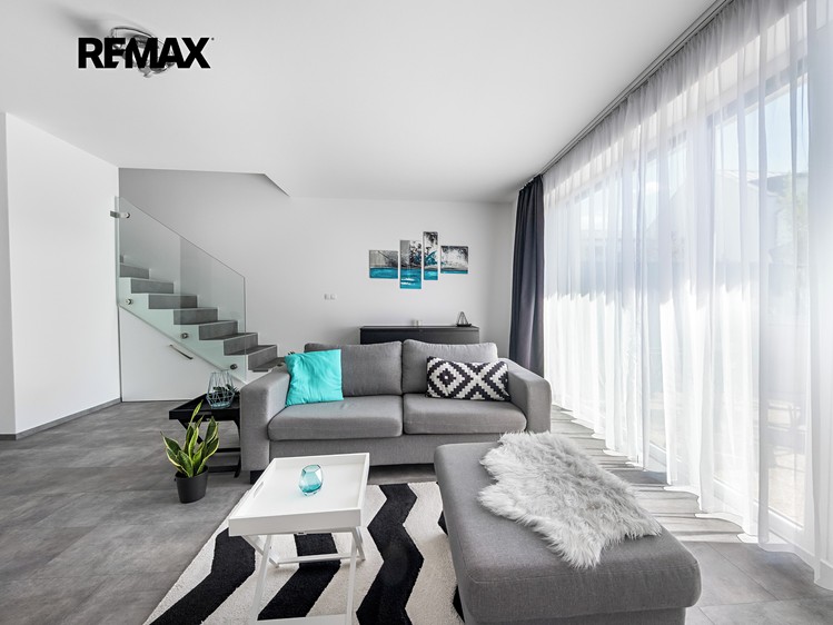 Pronájem rodinného domu 136 m², pozemek 202 m² - foto 2