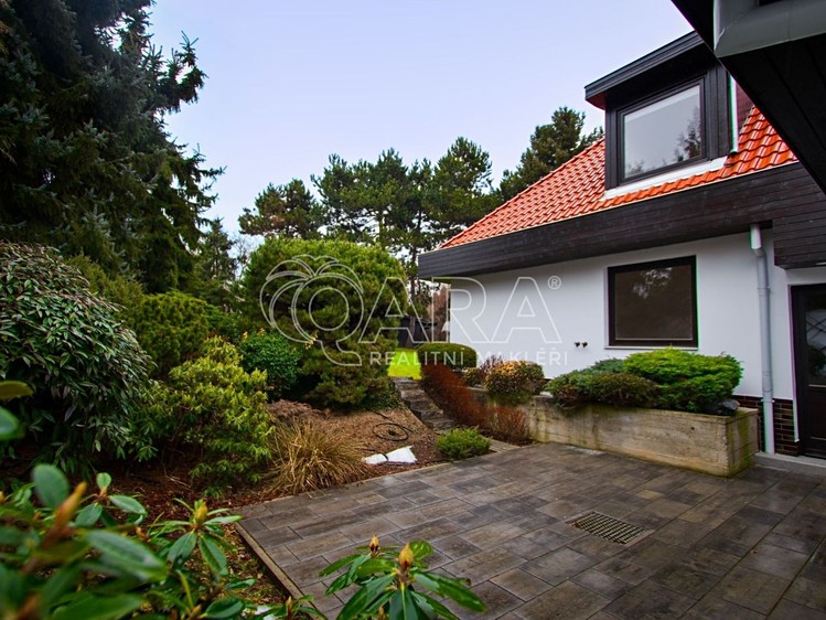Pronájem rodinného domu 417 m², pozemek 1 263 m² - foto 4