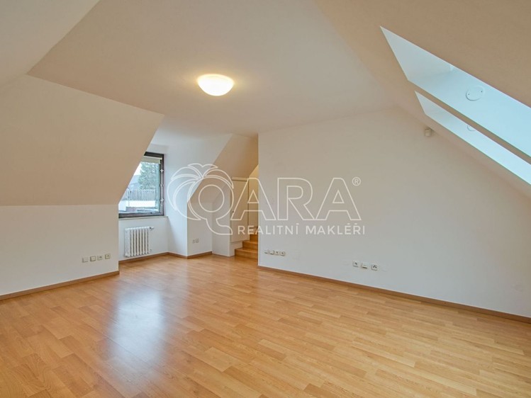 Pronájem rodinného domu 417 m², pozemek 1 263 m² - foto 6
