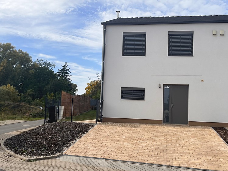 Pronájem rodinného domu 118 m², pozemek 465 m² - foto 2