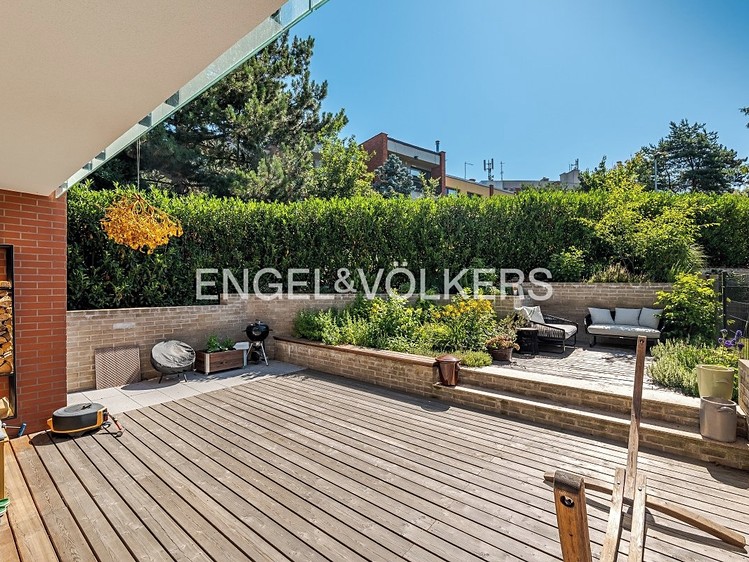 Pronájem rodinného domu 121 m², pozemek 388 m² - foto 2