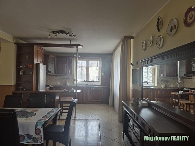 Pronájem rodinného domu 280 m², pozemek 1 023 m² - foto 4