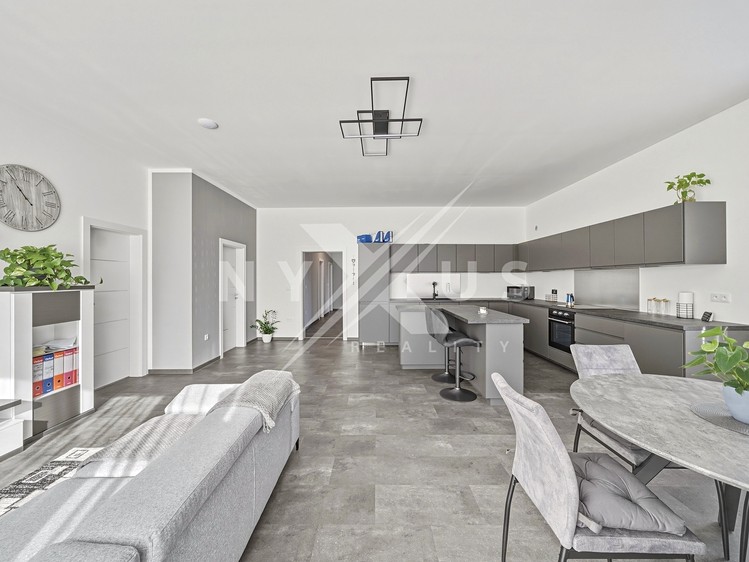 Pronájem rodinného domu 145 m², pozemek 812 m² - foto 7