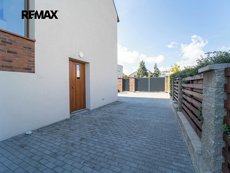 Pronájem rodinného domu 209 m², pozemek 798 m² - foto 8