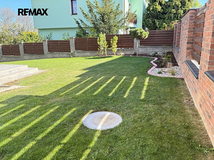 Pronájem rodinného domu 209 m², pozemek 798 m² - foto 7