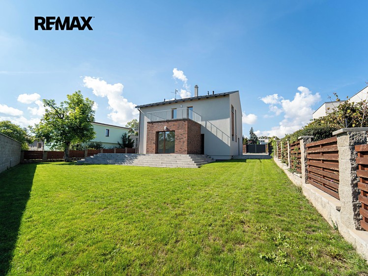 Pronájem rodinného domu 209 m², pozemek 798 m² - foto 5