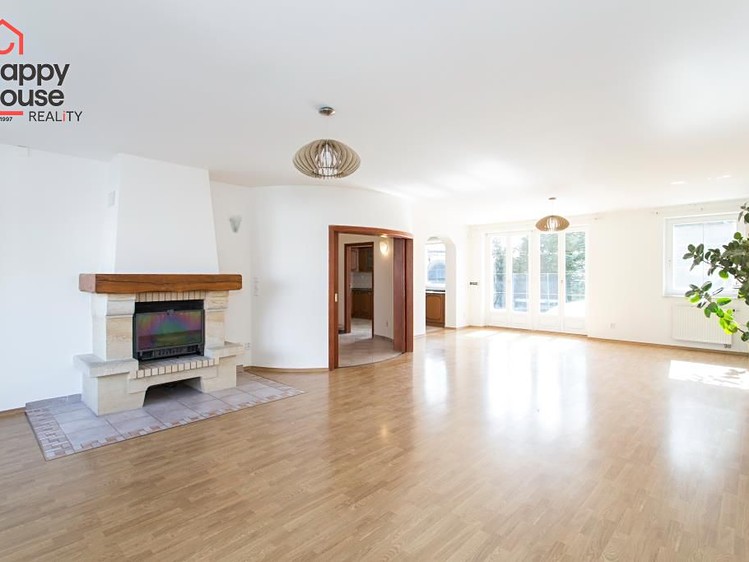 Pronájem  rodinného domu 319 m², pozemek 635 m² - foto 6