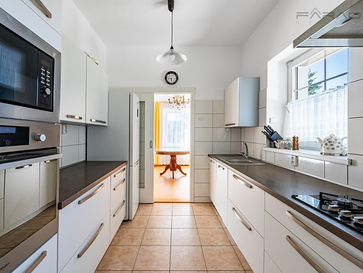 Pronájem vily 350 m², pozemek 800 m² - foto 4