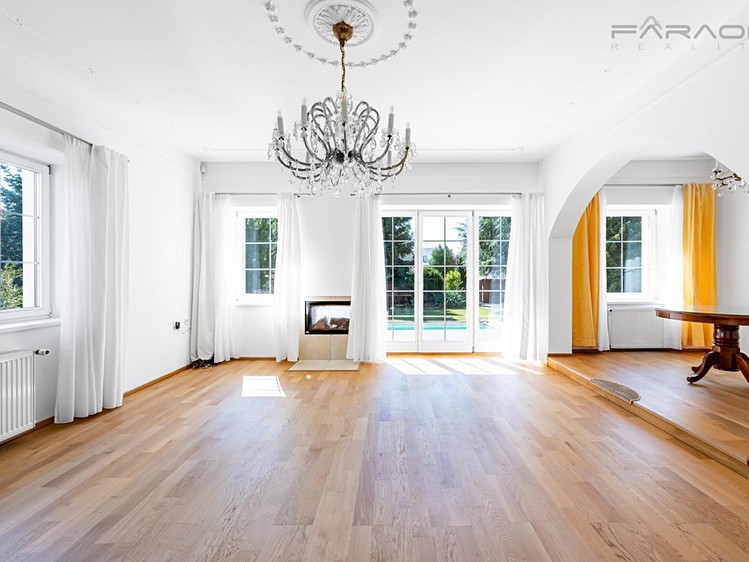 Pronájem vily 350 m², pozemek 800 m² - foto 2