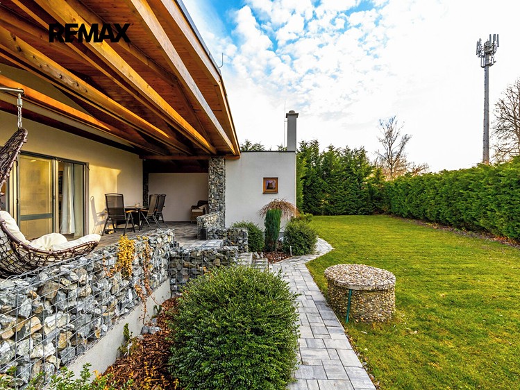 Pronájem rodinného domu 273 m², pozemek 1 040 m² - foto 7