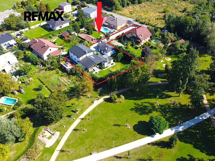 Pronájem rodinného domu 273 m², pozemek 1 040 m² - foto 6