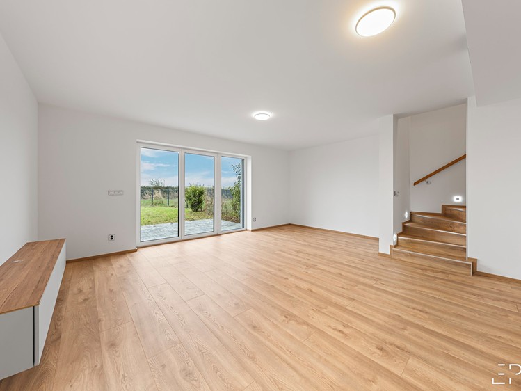 Pronájem rodinného domu 117 m², pozemek 331 m² - foto 3