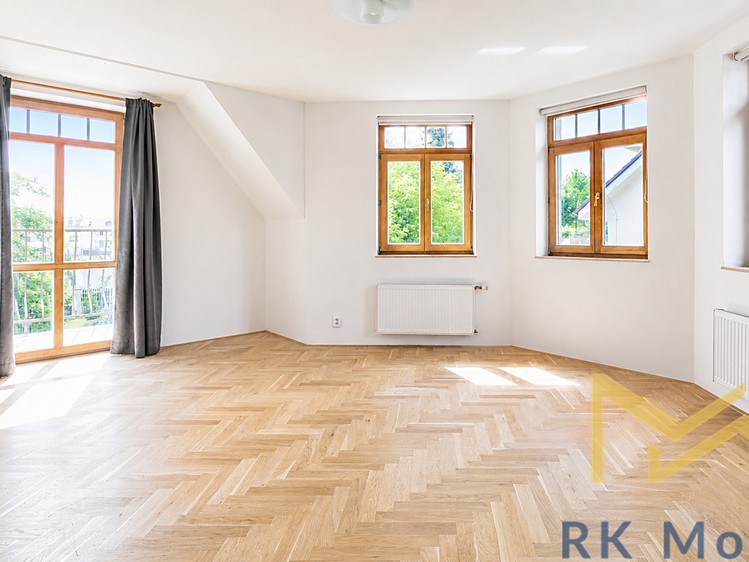 Pronájem rodinného domu 250 m², pozemek 606 m² - foto 3
