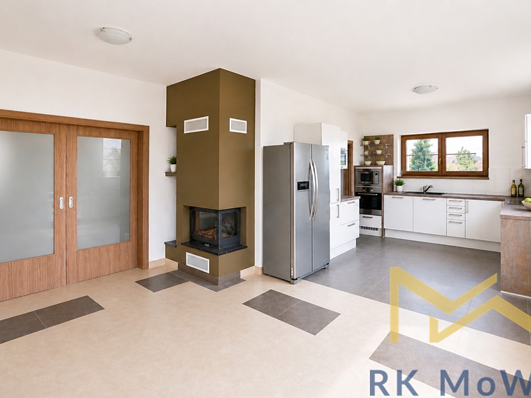 Pronájem rodinného domu 255 m², pozemek 517 m² - foto 1