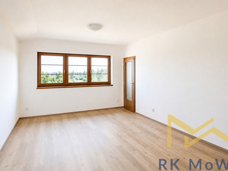 Pronájem rodinného domu 255 m², pozemek 517 m² - foto 7