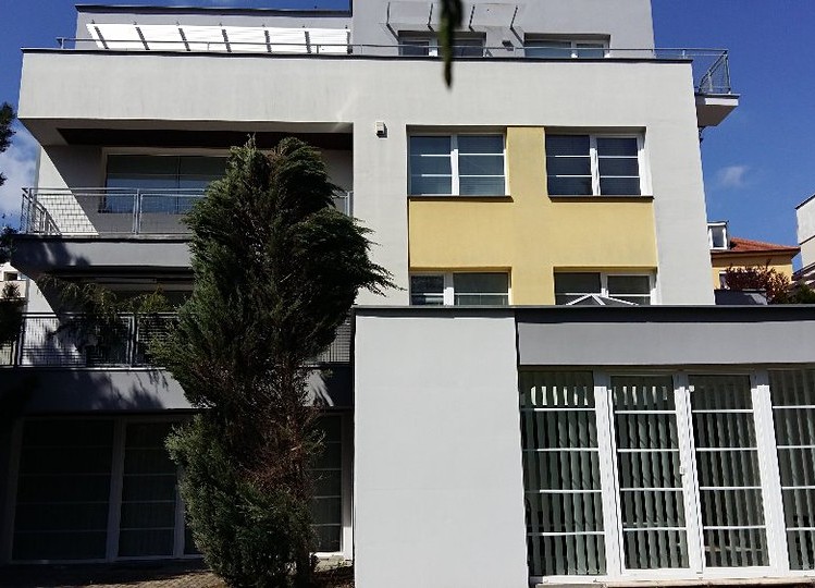 Pronájem  vily 680 m², pozemek 720 m² - foto 3