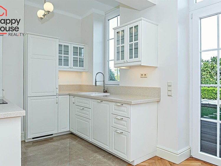 Pronájem  rodinného domu 222 m², pozemek 387 m² - foto 4