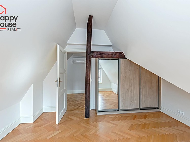 Pronájem  rodinného domu 222 m², pozemek 387 m² - foto 8