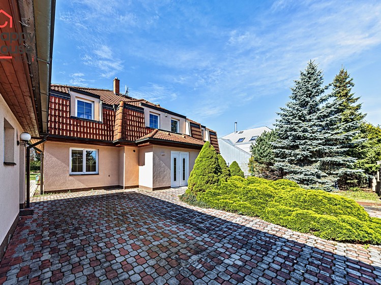 Pronájem rodinného domu 287 m², pozemek 1 200 m² - foto 5