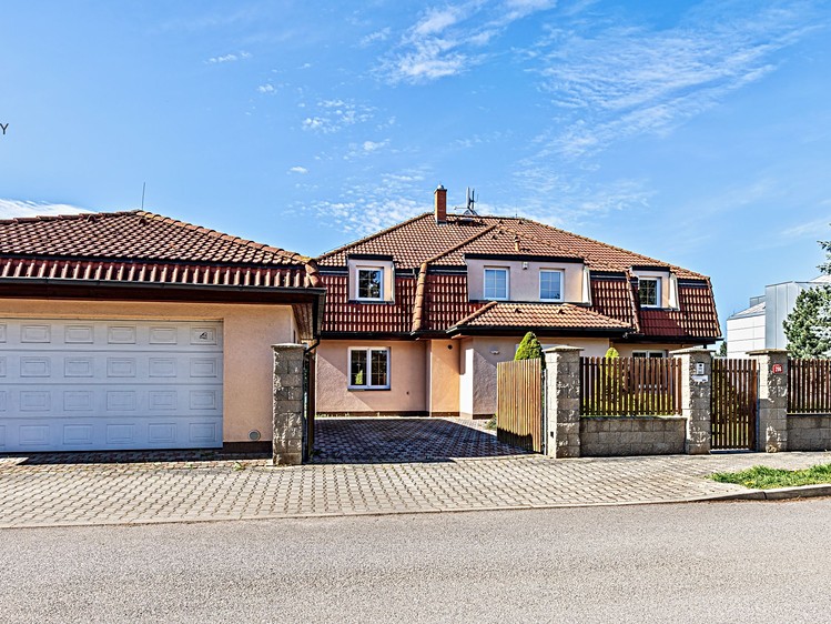 Pronájem rodinného domu 287 m², pozemek 1 200 m² - foto 7
