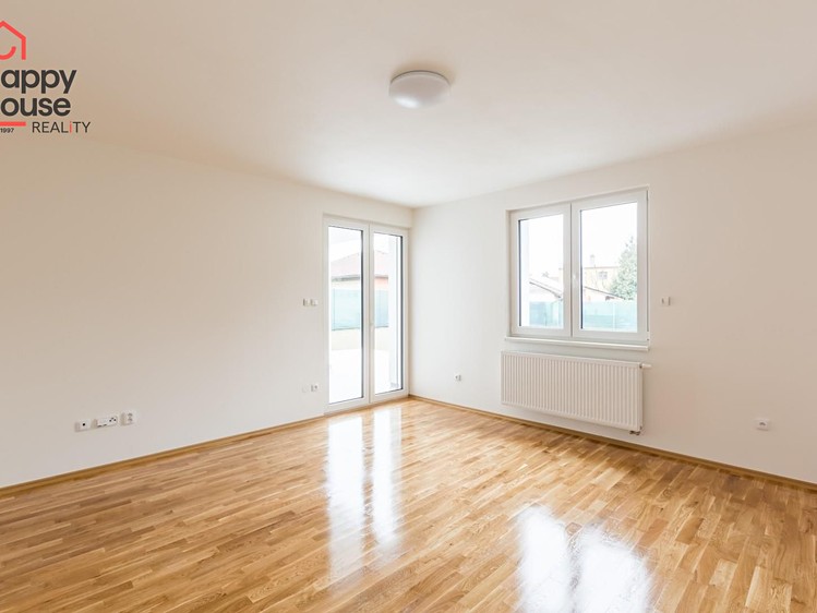 Pronájem  rodinného domu 260 m², pozemek 1 065 m² - foto 4