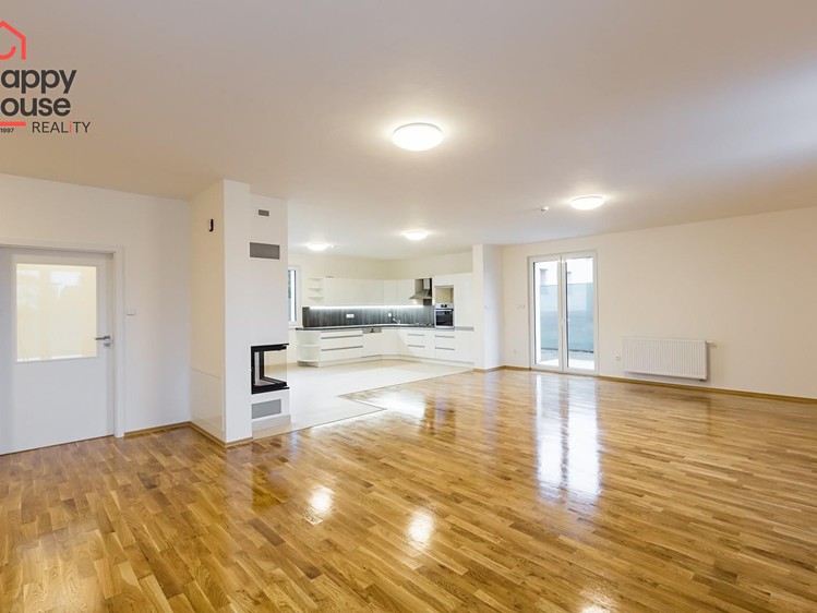 Pronájem  rodinného domu 260 m², pozemek 1 065 m² - foto 3