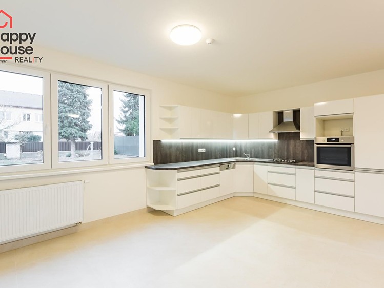 Pronájem  rodinného domu 260 m², pozemek 1 065 m² - foto 5