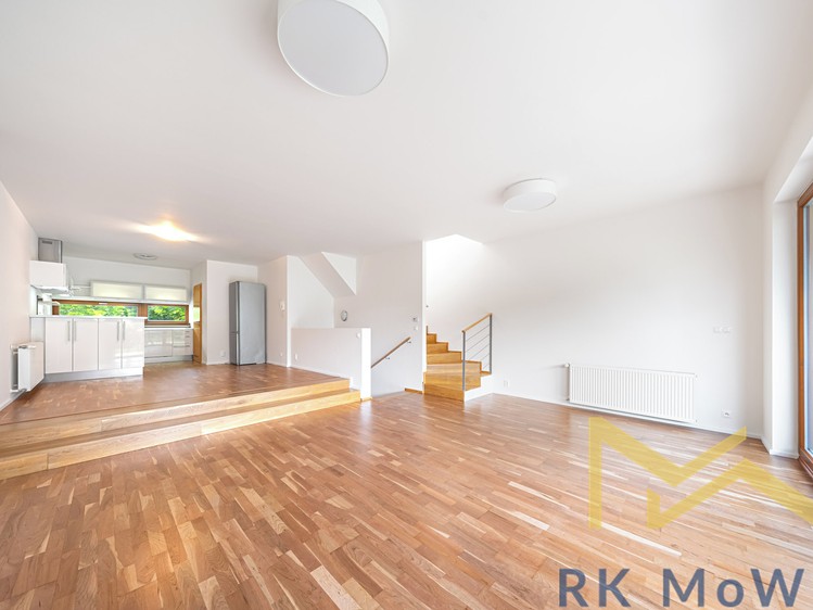 Pronájem rodinného domu 164 m², pozemek 79 m² - foto 1