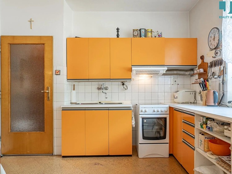 Pronájem rodinného domu 207 m², pozemek 69 m² - foto 1