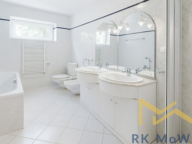 Pronájem rodinného domu 280 m², pozemek 670 m² - foto 8