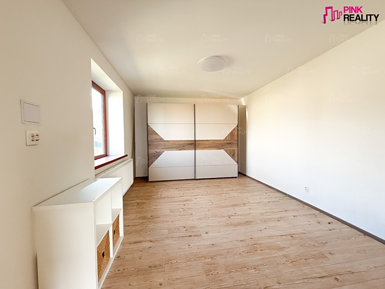 Pronájem rodinného domu 63 m², pozemek 866 m² - foto 4